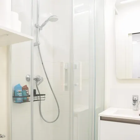 Renovated 31 M Love Cocoon In 14th דירה *