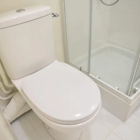 Renovated 31 M Love Cocoon In 14th *