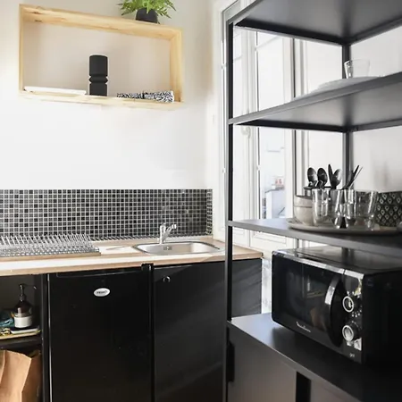 Renovated 31 M Love Cocoon In 14th דירה פריז